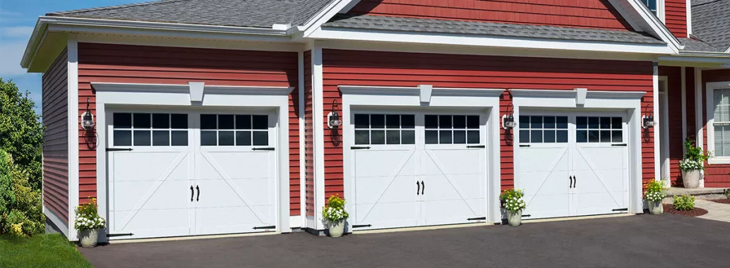 Princeton P-22, 9’ x 7’, Ice White doors and overlays, 8 lite Panoramic windows